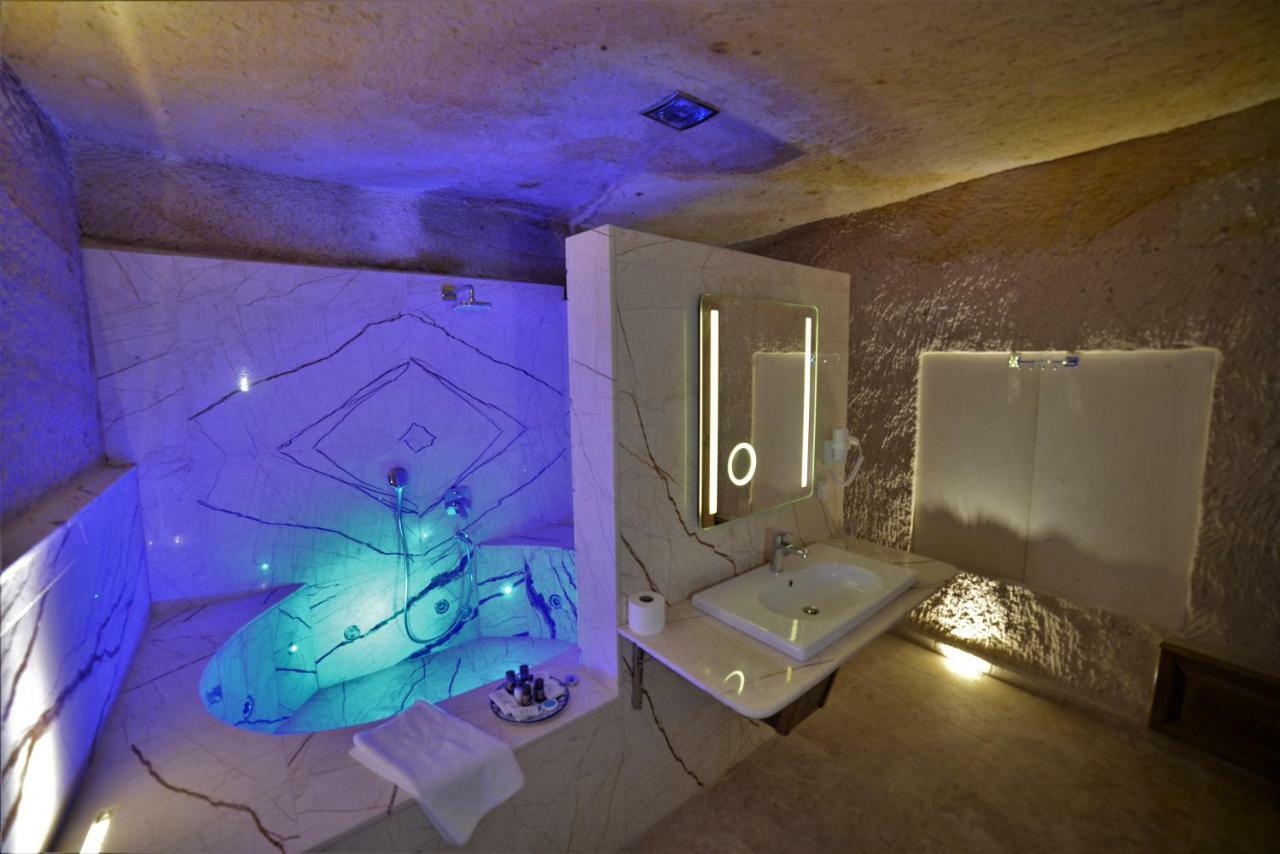 Crassus Cave Hotel อูร์กุบ ภายนอก รูปภาพ