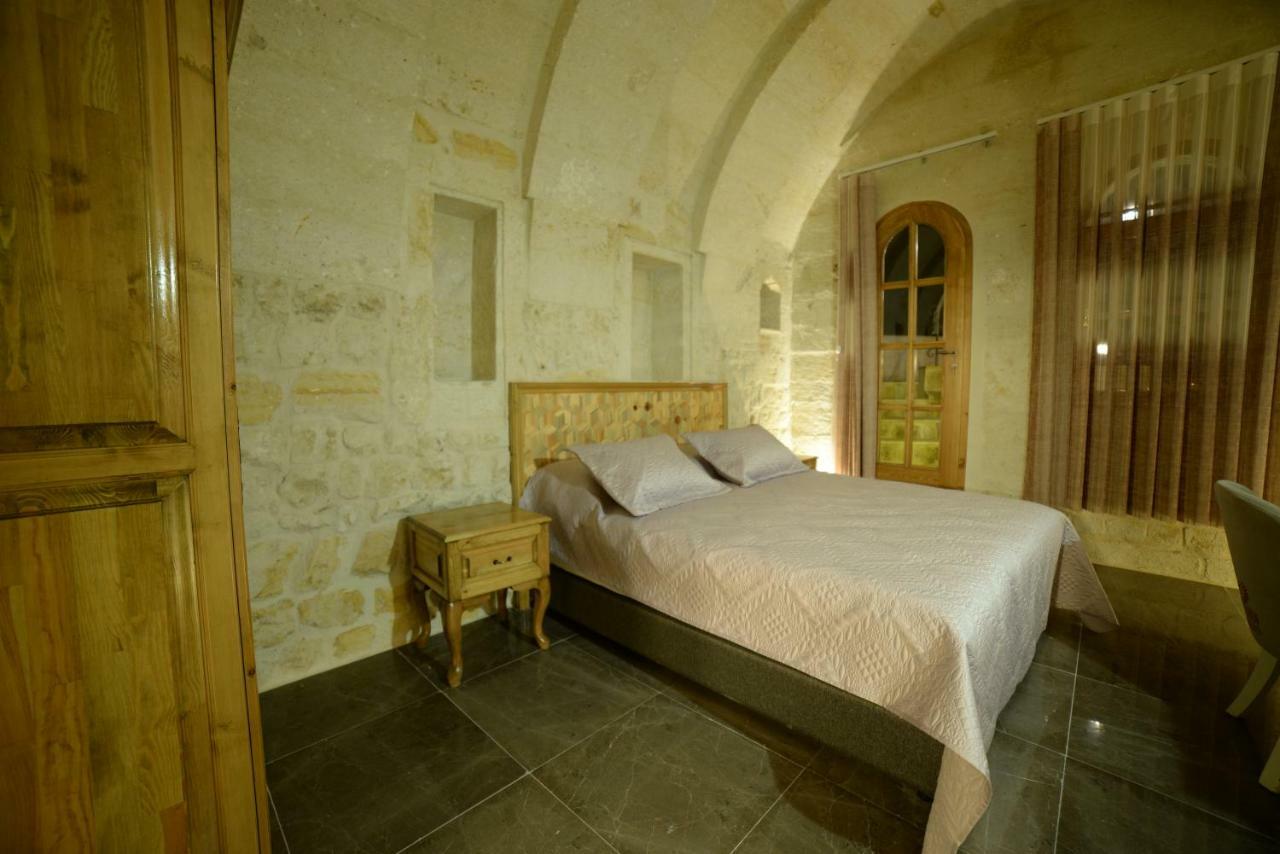 Crassus Cave Hotel อูร์กุบ ภายนอก รูปภาพ