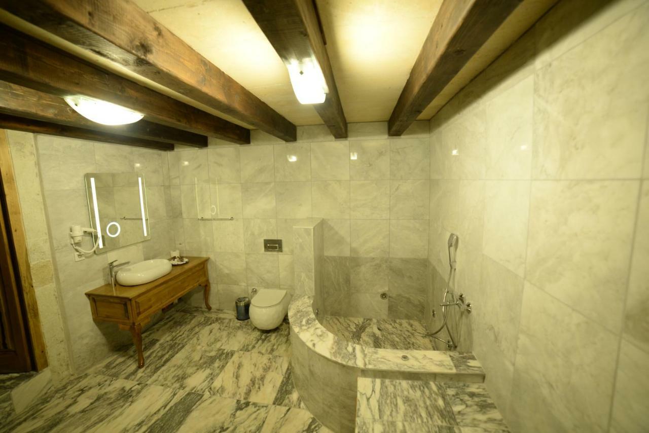 Crassus Cave Hotel อูร์กุบ ภายนอก รูปภาพ
