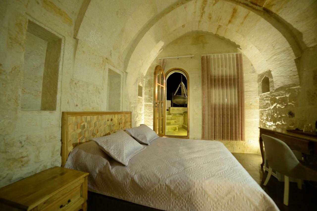 Crassus Cave Hotel อูร์กุบ ภายนอก รูปภาพ